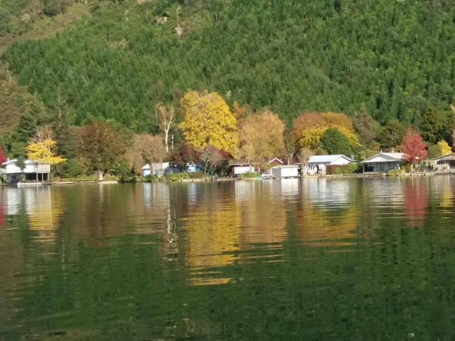 Lake Rotoiti Lakehouse Retreat Rotorua Eksteriør bilde